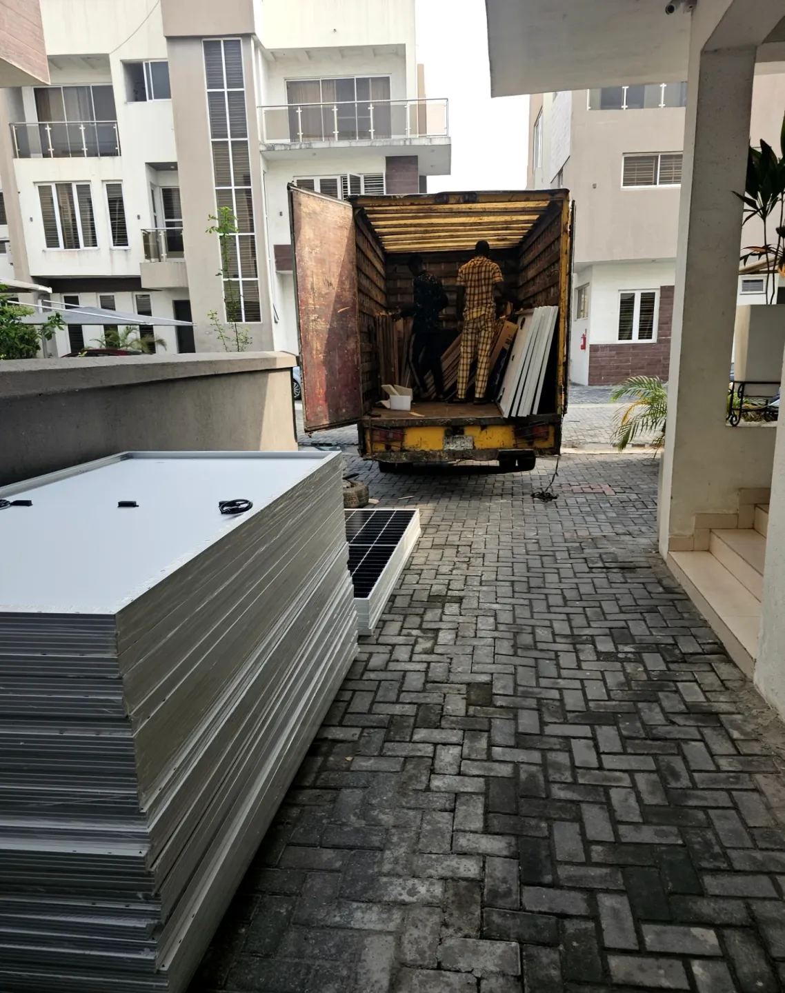 Hybrid Solar and Battery Architecture for Lekki Residence